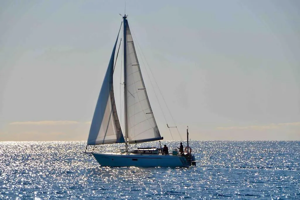 Cozy Boat Hotel In Barcelona & Ac & Wifi & Parking Sant Adrià de Besòs