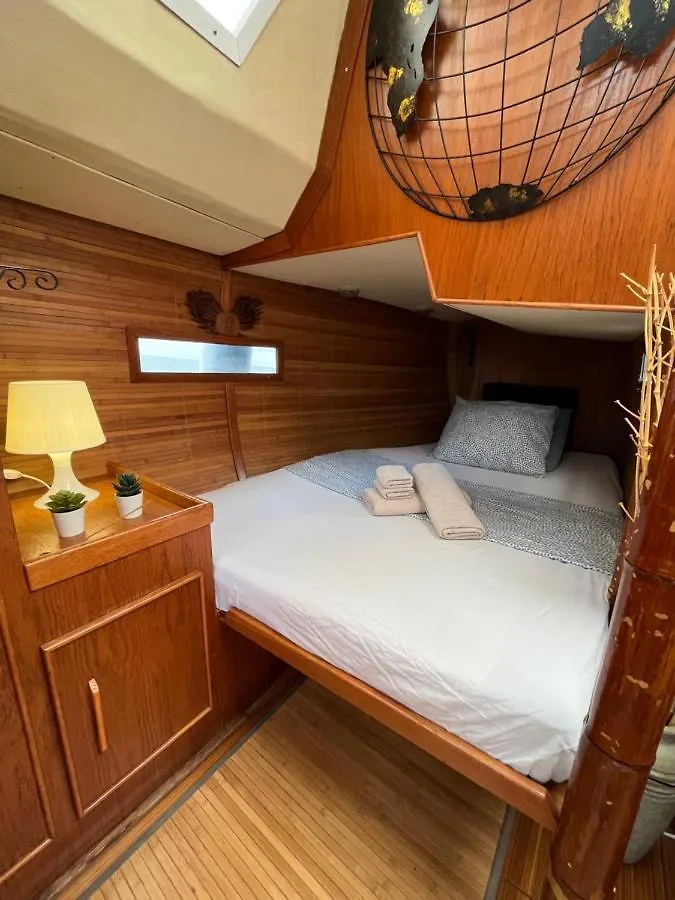 Botel Cozy Boat Hotel In Barcelona & Ac & Wifi & Parking Sant Adrià de Besòs