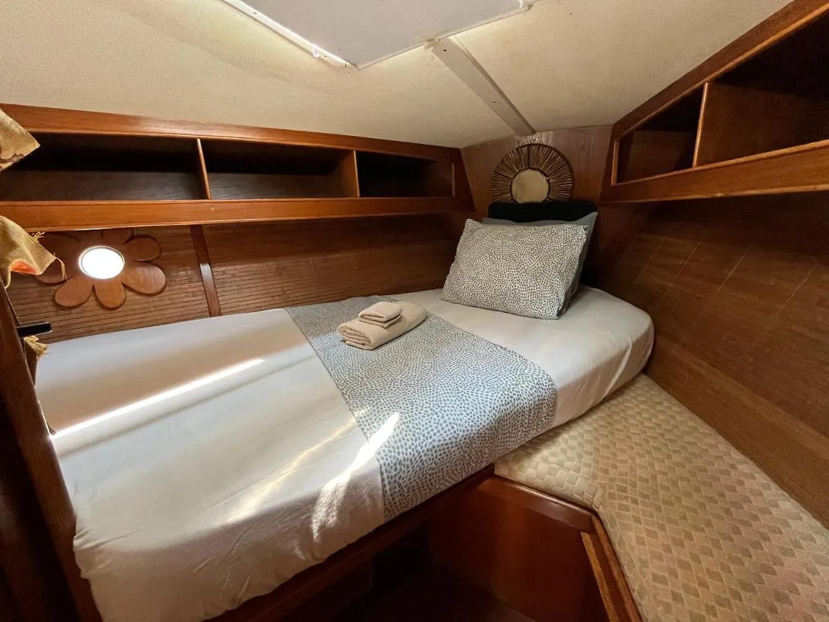 Cozy Boat Hotel In Barcelona & Ac & Wifi & Parking Sant Adria de Besos 0*,