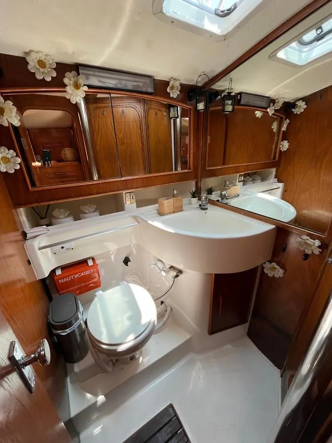 Cozy Boat Hotel In Barcelona & Ac & Wifi & Parking Sant Adrià de Besòs