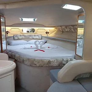 Diagonal Mar Sailboat Bateau-hôtel