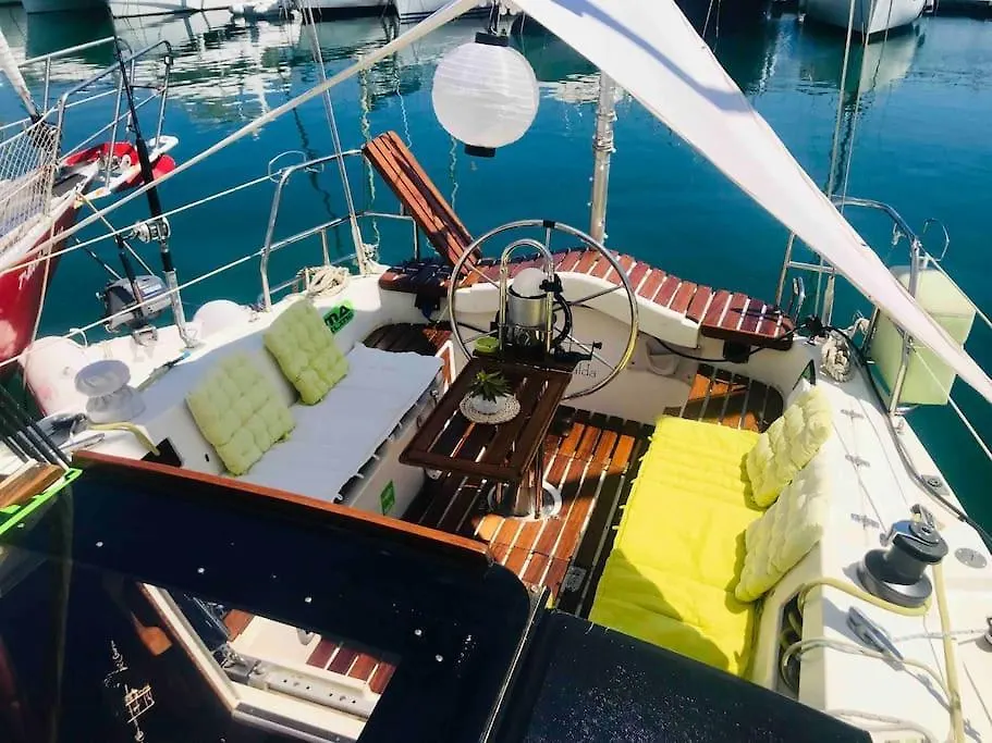 Cozy Boat Hotel In Barcelona & Ac & Wifi & Parking Sant Adria de Besos 0*,  Spain