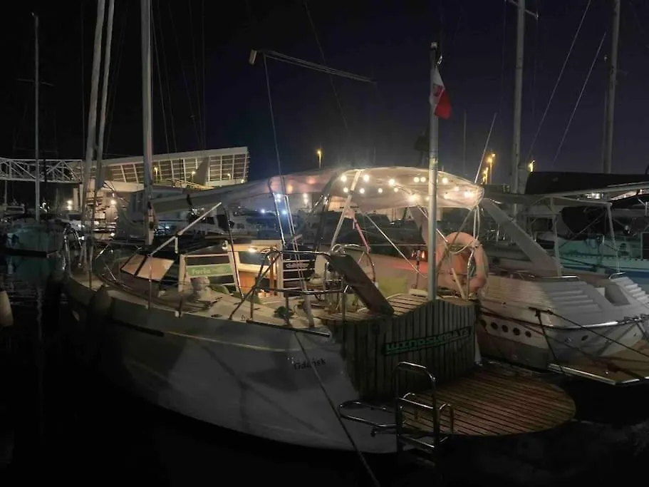 Cozy Boat Hotel In Barcelona & Ac & Wifi & Parking Sant Adria de Besos Botel