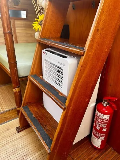 Cozy Boat Hotel In Barcelona & Ac & Wifi & Parking Sant Adria de Besos 0*,  Spain