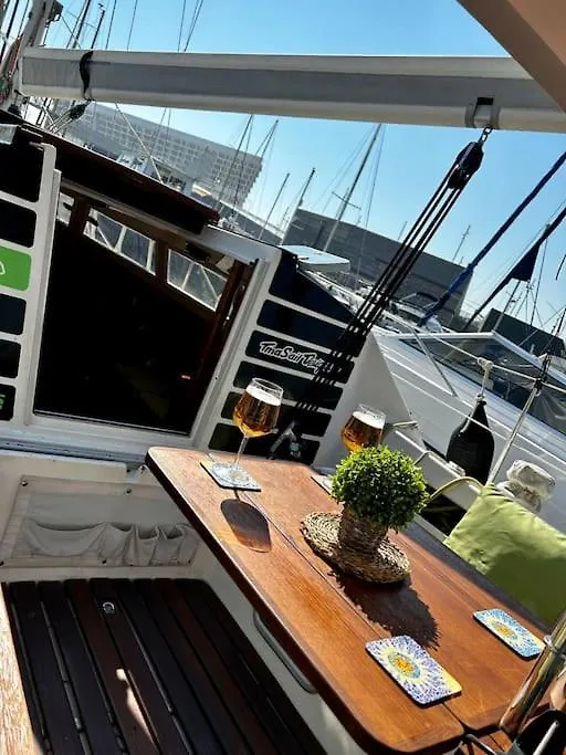 Cozy Boat Hotel In Barcelona & Ac & Wifi & Parking Sant Adria de Besos Botel